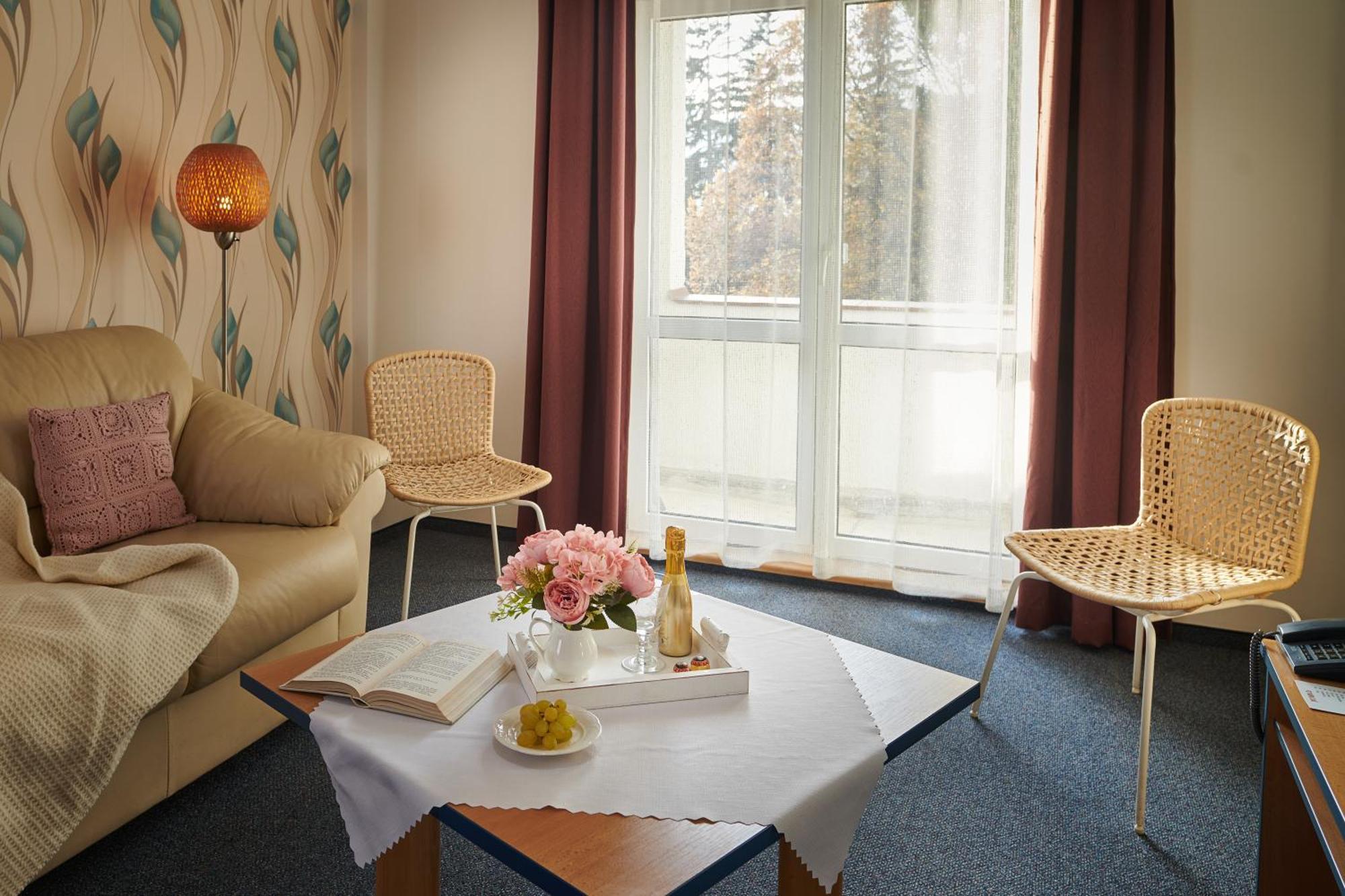 Hotel Palace - Kupele Sliac Ngoại thất bức ảnh